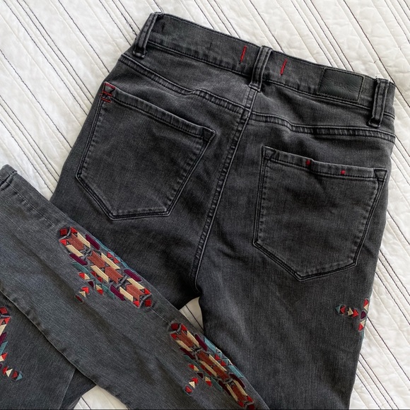 Urban Outfitters BDG Embroidered Aztec Jeans sz 25 - Picture 5 of 5